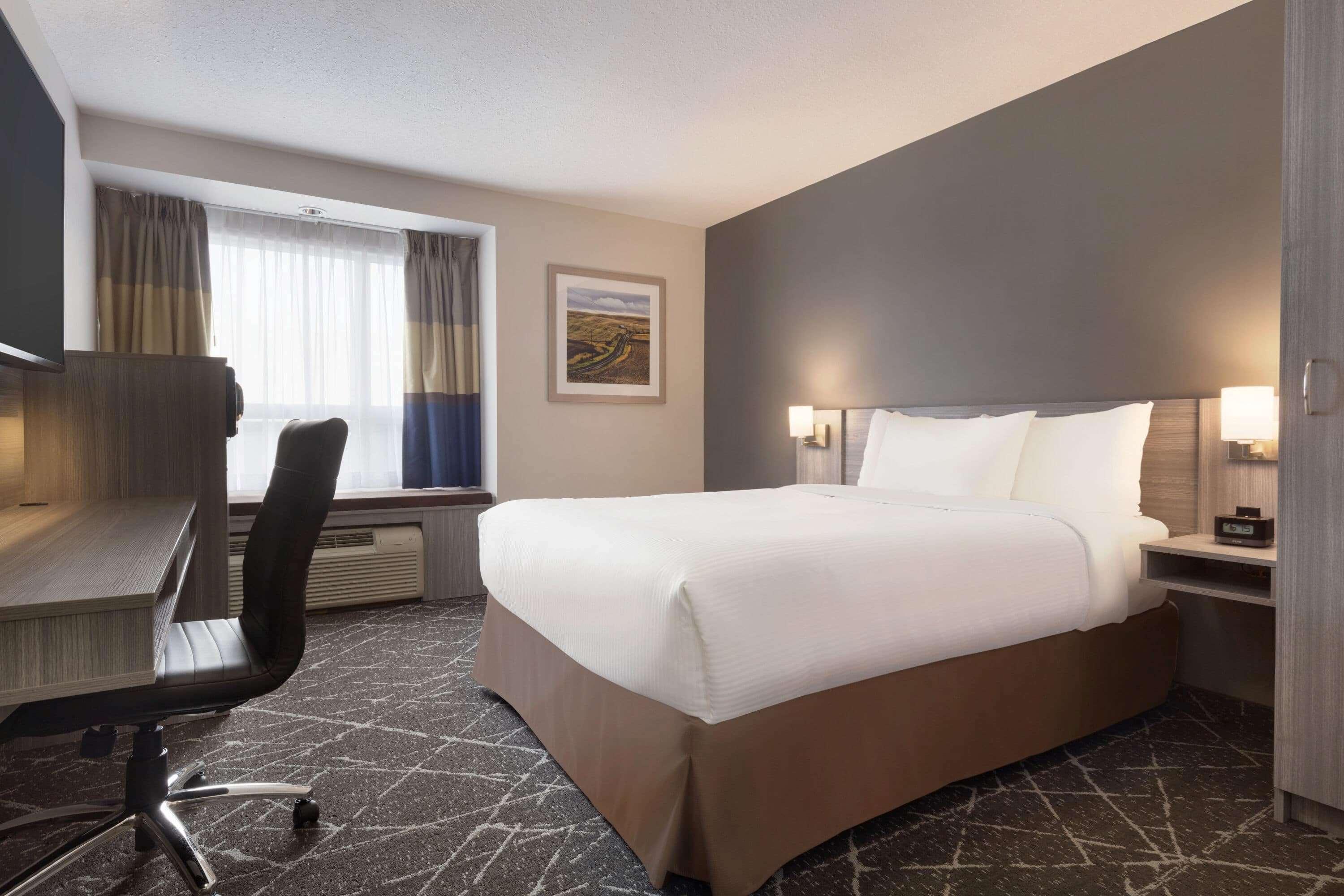 Microtel Inn & Suites By Wyndham Lloydminster Exterior foto