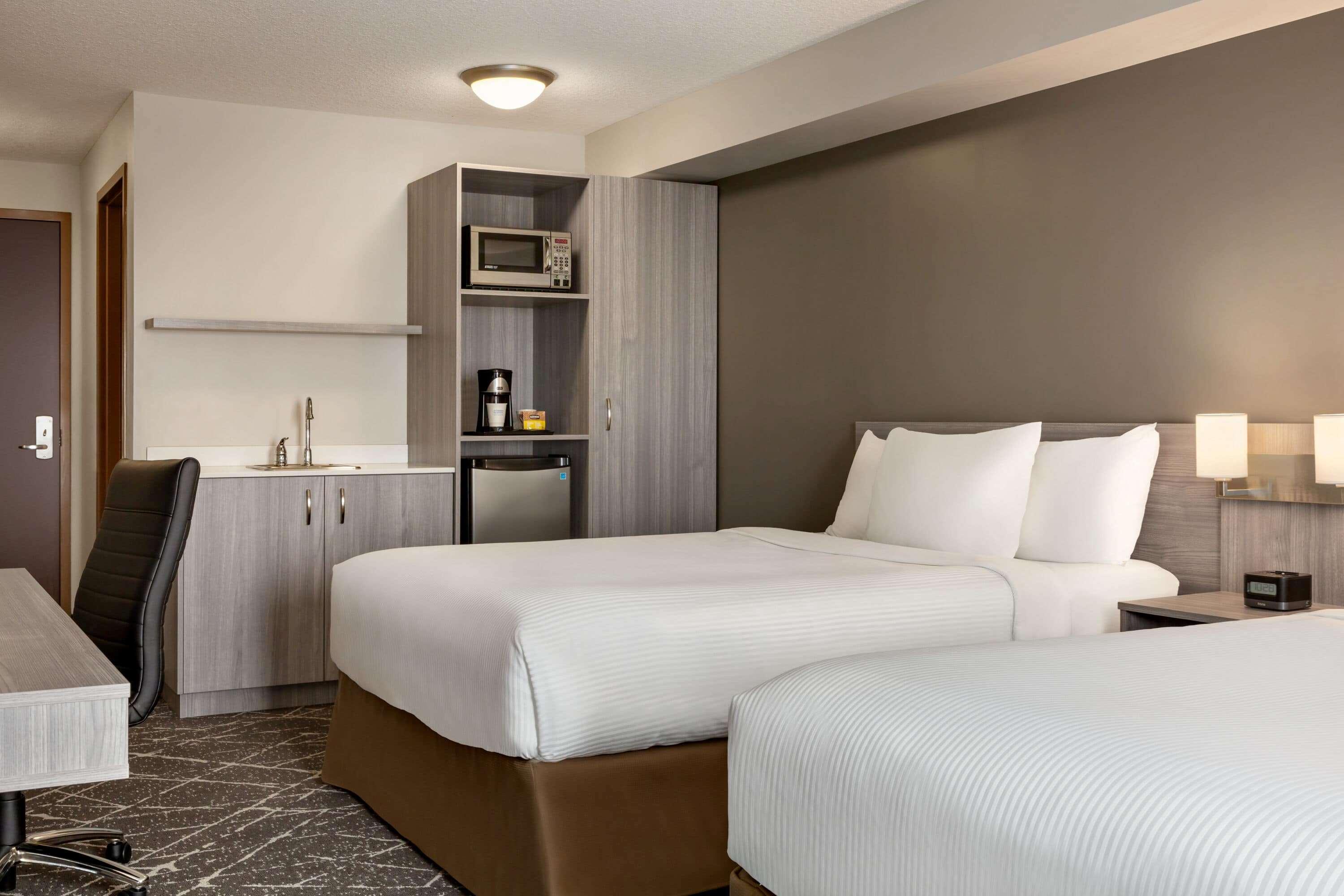 Microtel Inn & Suites By Wyndham Lloydminster Exterior foto