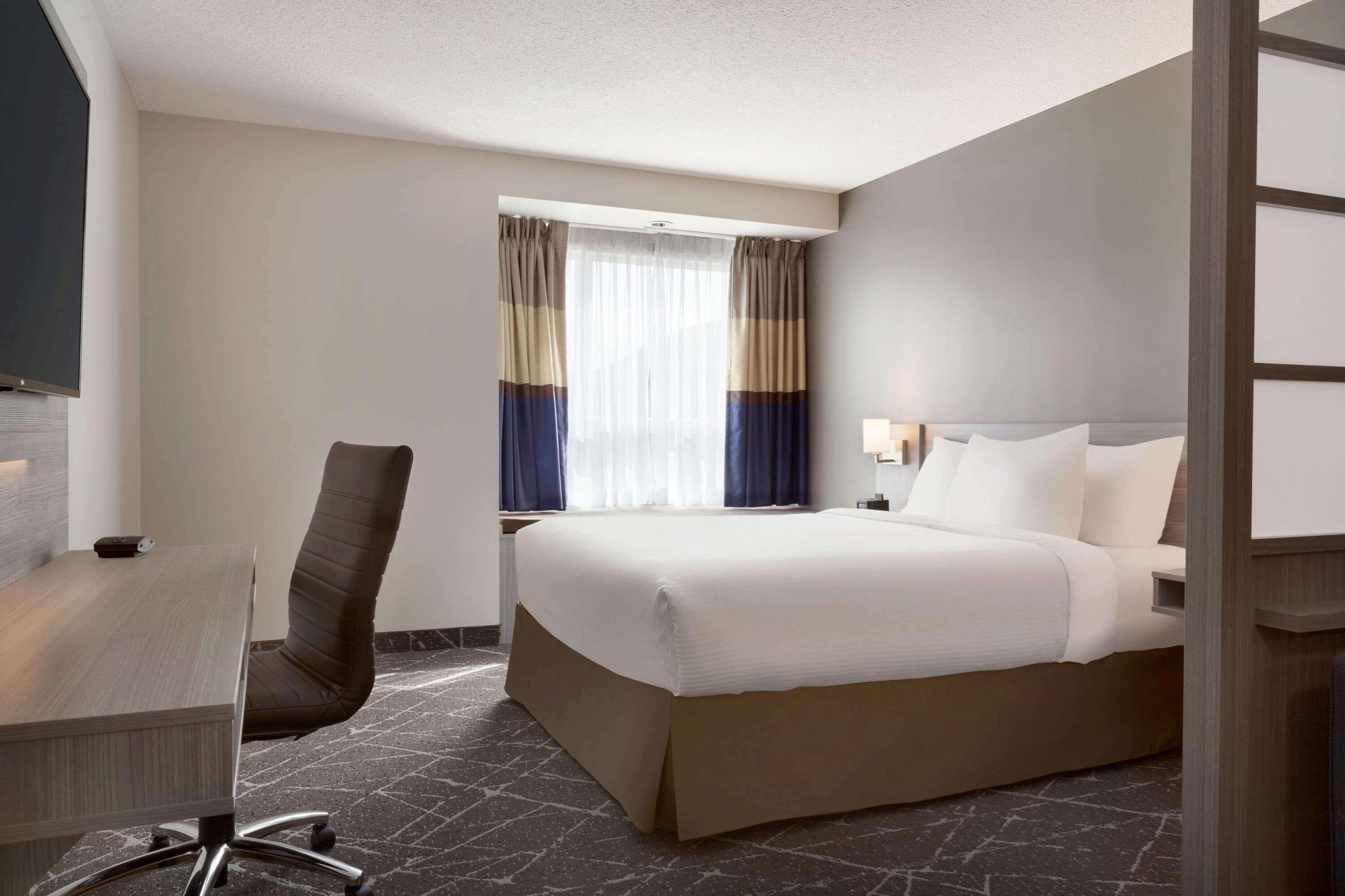 Microtel Inn & Suites By Wyndham Lloydminster Exterior foto